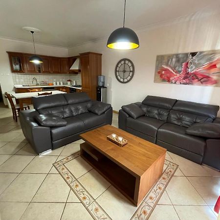 Beautiful Central Apartment With Pool St. Paul's Bay Buitenkant foto