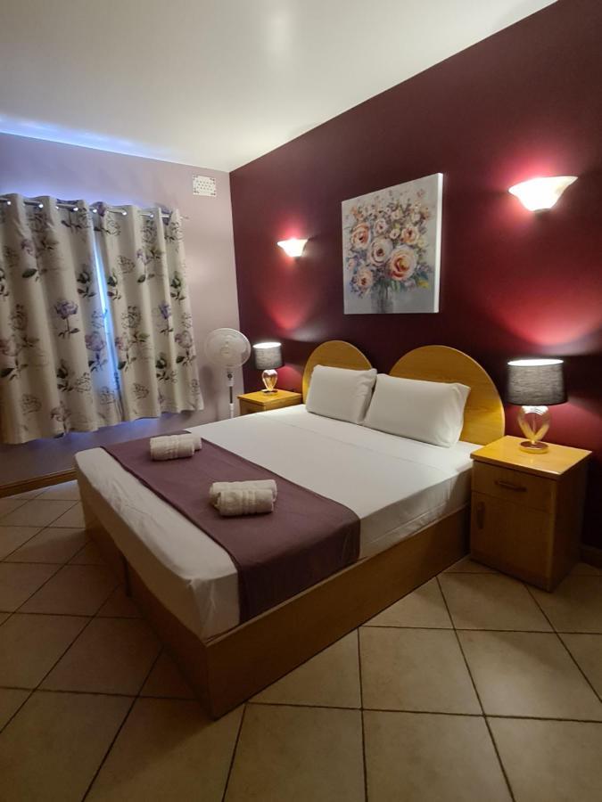 Beautiful Central Apartment With Pool St. Paul's Bay Buitenkant foto