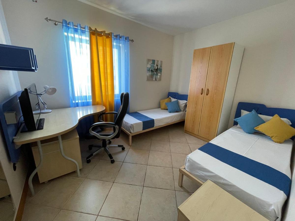 Beautiful Central Apartment With Pool St. Paul's Bay Buitenkant foto